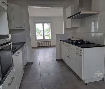 Location Maison 6 pièces 103m² - Photo 3
