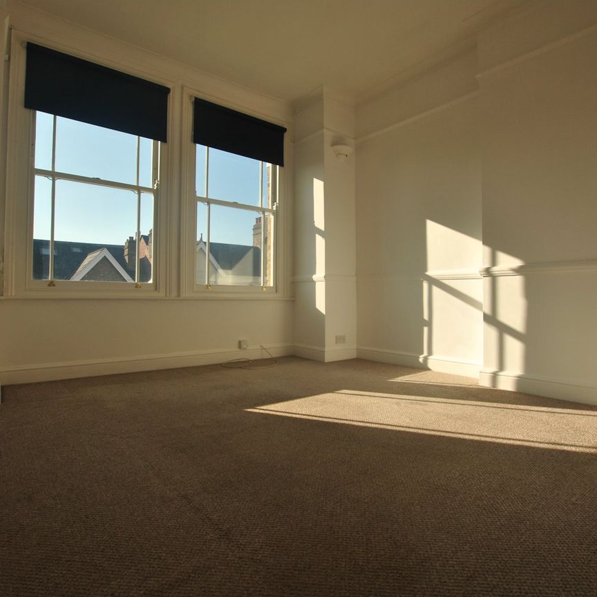 Benson Road, london - Photo 1