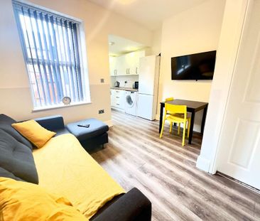 3 bedroom terraced house to rent - Photo 1