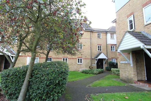 Saxon Court, London Road, SS7 - Photo 1