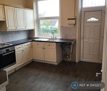 2 bedroom end of terrace house to rent - Photo 4