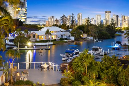 19 Wildash Street, Southport QLD 4215 - House For Rent | Domain - Photo 5