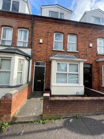 105 Dunluce Avenue, Belfast, BT9 7AX - Photo 4