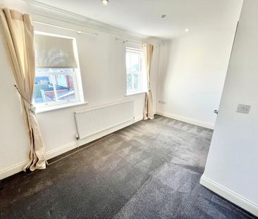 York Mews, Great Wakering, Southend-on-Sea, Essex, SS3 0FA - Photo 3