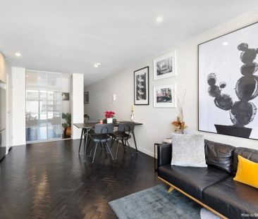 Contemporary Living! - Photo 6