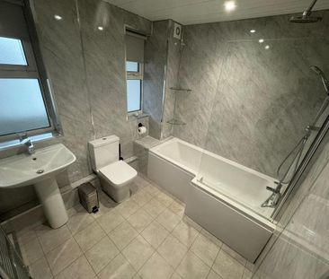 3 bedroom apartment to rent - Photo 6