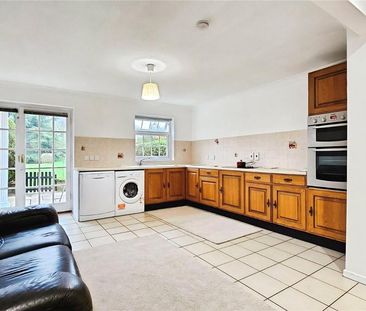 4 bedroom terraced house to rent - Photo 6