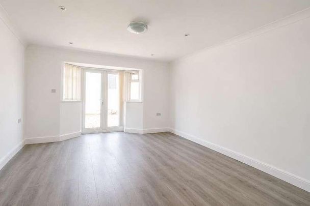De Bec Close, Eastfield, Peterborough, PE1 - Photo 1