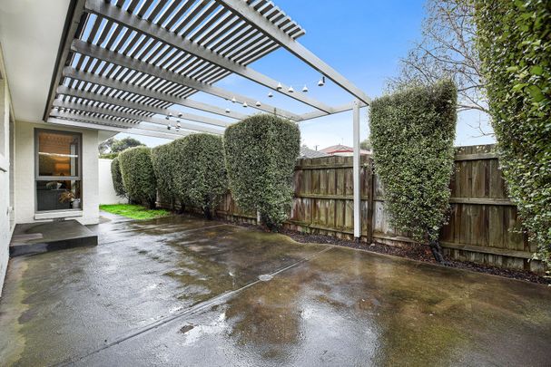 2/36 Cambridge Drive, Glen Waverley - Photo 1