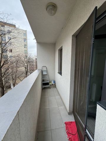 Piata sudului bloc nou etaj 4 - Fotografie 5