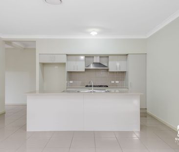 4 Bedroom Beauty + Separate Media Room - Photo 6