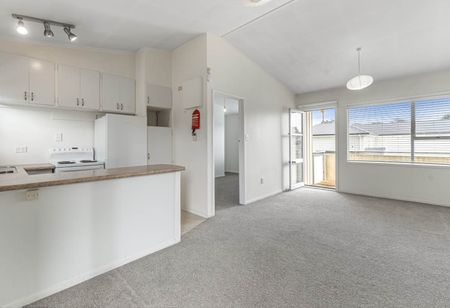 Bright one bedroom in Mt Eden - Photo 3