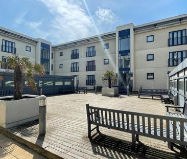 1 bedroom in a flat share to rent - Photo 2