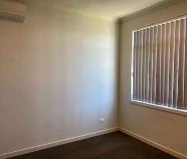 PAPAKURA, 3 BEDROOMS - Photo 2