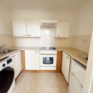 1 Bedroom Flat, First Avenue, Hove - Photo 2