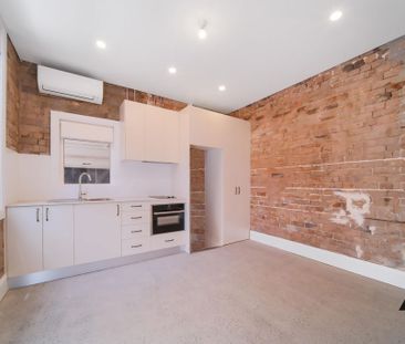 Spacious One Bedroom Apartment - Photo 4