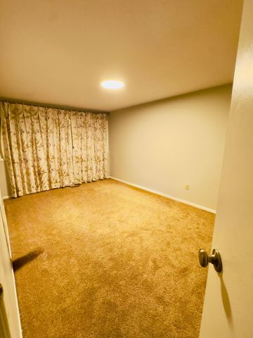 For Lease - 2676 Folkway Drive Unit# 44, Mississauga, Ontario - Photo 3