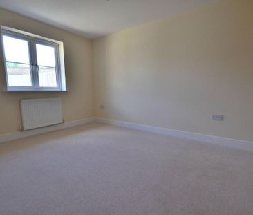 2 bedroom semi-detached bungalow to rent - Photo 3