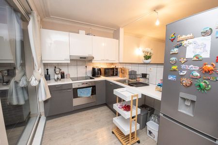 Modern gerenoveerd 1-slaapkamer appartement met berging en terras in Waregem - Photo 4