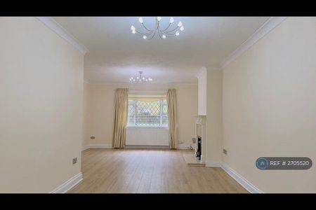 3 bedroom semi-detached house to rent - Photo 2
