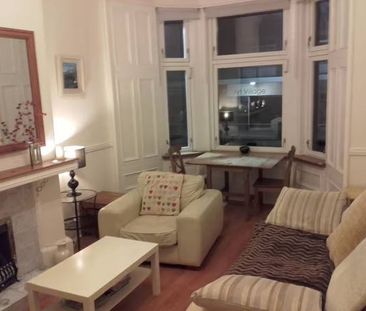 2 Bedroom Flat Shawlands Fully Furnished -Elec & Gas included - Photo 1