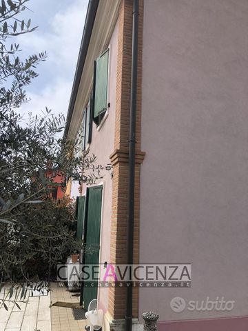 Porzione di testa di casa indipendente con giardin - Photo 4