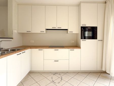 Ruim duplexappartement met terras en garage in Beveren - Photo 5