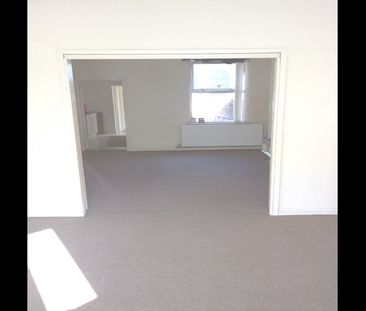 5 Bed Semi-Detached House, St Andrews Road, L4 - Photo 3