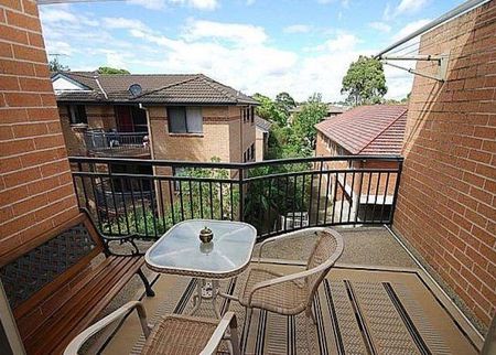 Spacious 2-Bedroom Unit with Large Floor Area - Photo 5