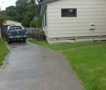 Family 3 bedroom home - Photo 3