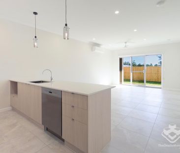 Brand New Modern 4 Bedder + MPR Family Home - Photo 6