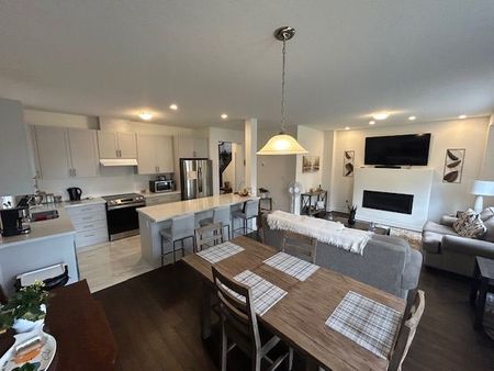 For Lease - 52 Seaton Crescent, Tillsonburg, Ontario - Photo 2