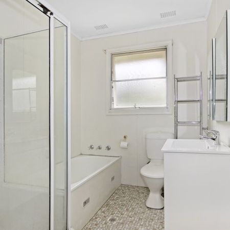 1 Hadrian Avenue - Photo 3