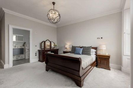 3 bedroom flat to rent - Photo 5