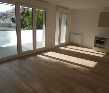 APPARTEMENT REIMS, F3 secteur Clémenceau avec balcon - Photo 2