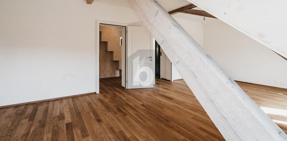 HISTORIC, ABOVE THE ROOFS WITH BALCONY - Foto 2