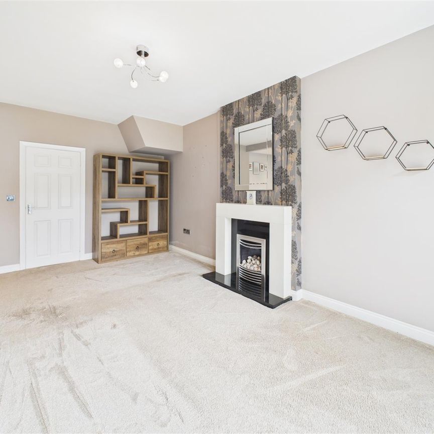 4 bedroom Detached house to rent - Photo 1