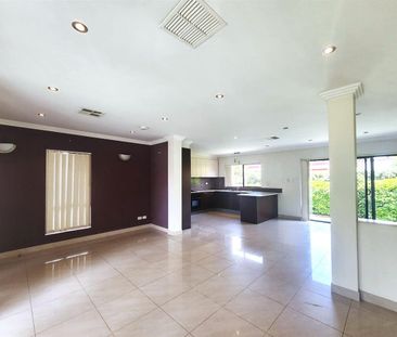 PERFECT FAMILY HOME, MODERN STYLISH DULPLEX - Photo 6