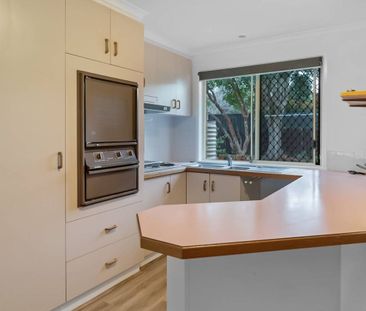Low-Maintenance Brick Unit in Prime Centenary Heights Location - Photo 6