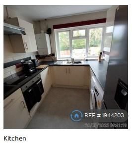 1 bedroom in a flat share to rent - Photo 5