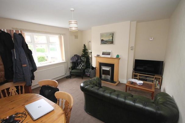 4 bedroom private hall to rent - Photo 1