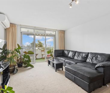 IDEAL LOCATION! - Photo 2