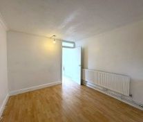 2 bed Flat for Rent - Photo 1
