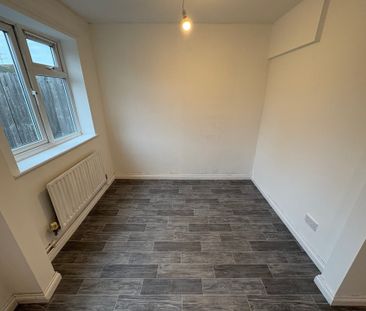 BramptonClose, ILKESTON - Photo 4