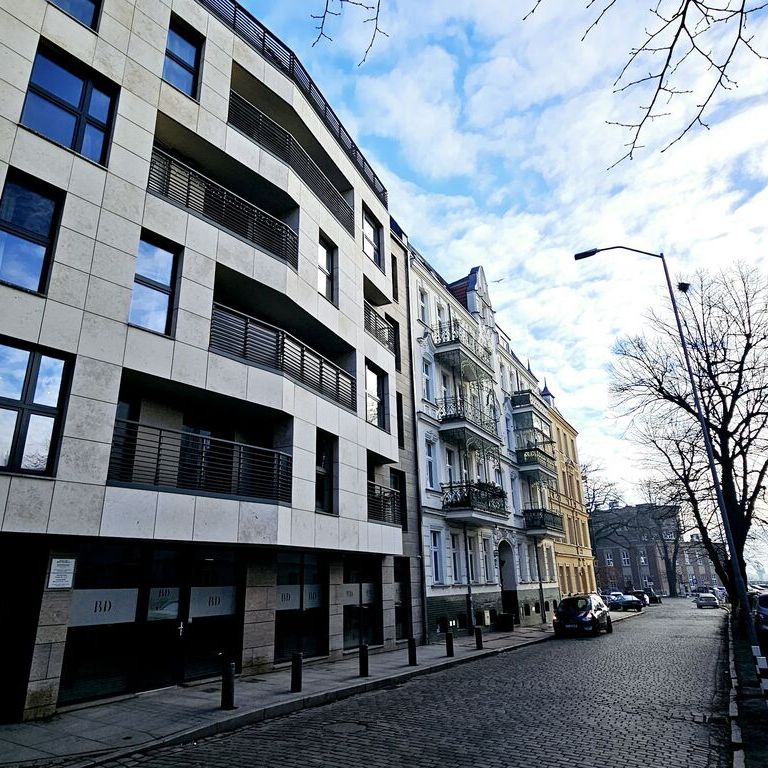 Przestronny apartament w okolicy Teatru Polskiego - Zdjęcie 1