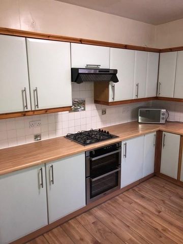 1 bedroom in a house share to rent - Photo 4