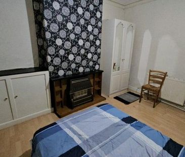 4 bedroom house of multiple occupation to rent - Photo 6