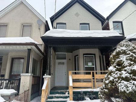 157 St. Clarens Avenue W #2 - Photo 4