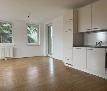 Unbefristet: Modernisierte Altbauwohnung mit Loggia Hochstraße 11 T... - Photo 2