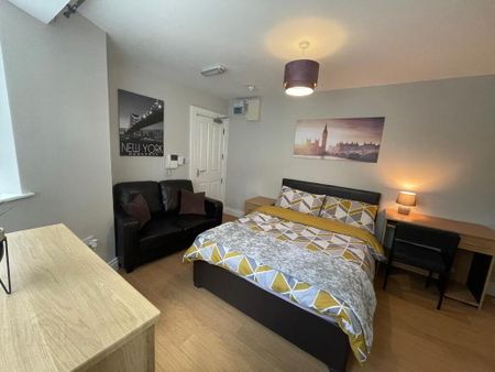 Lisburn Road, Room 3, R2, R7 & R9 Most Bills Included, Belfast, BT9 6BT - Photo 2